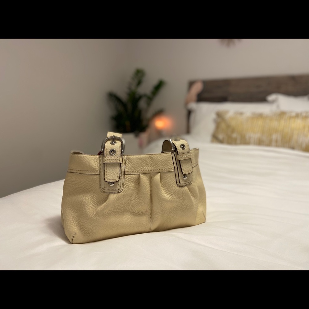 Coach Handbag - Picture 2 of 4
